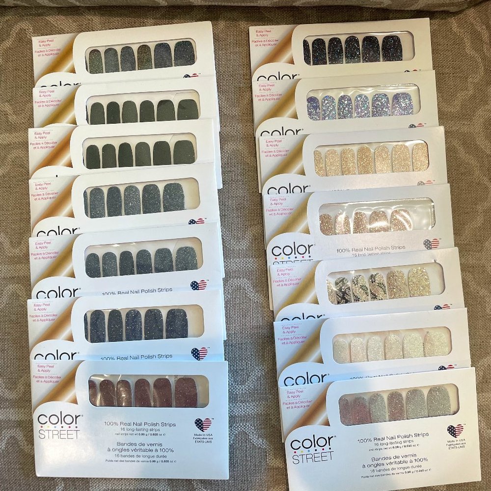 14 Color Street Glitter Manicure Sets will have your nails Holiday Ready!